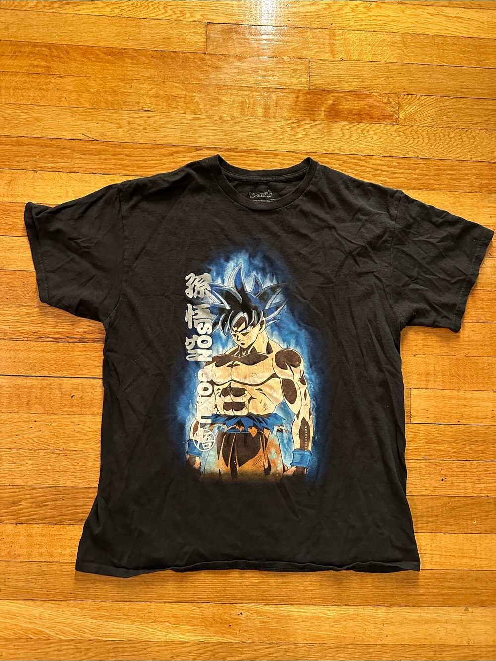 DRAGON BALL Z Men's Sz L SON GOKU Graphic  T-Shirt